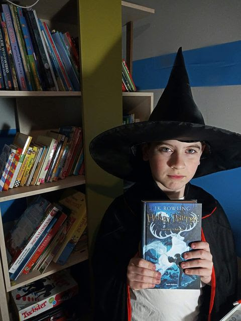 Jakub Muniak - „Harry Potter" to opowieść o chłopcu w podobnym wieku jak ja. Lubię sobie wyobrażać, że też jestem Harrym, bo on przeżywa fantastyczne przygody w szkole magii i czarodziejstwa. Jest mądry, odważny i pewny siebie.